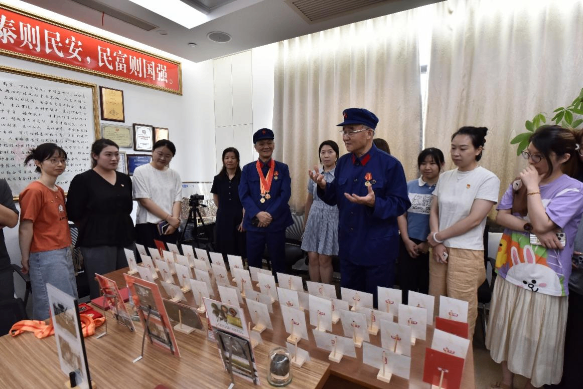 【中城联行】聆听老兵故事·传承红色精神 ——中城联行主题党日活动