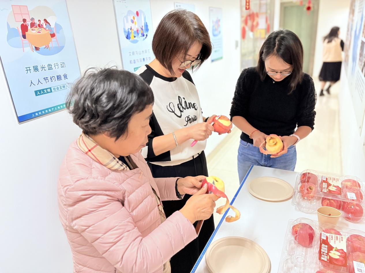 【科东】双节同庆，生日同欢｜科东联行公益集市温暖又有趣！